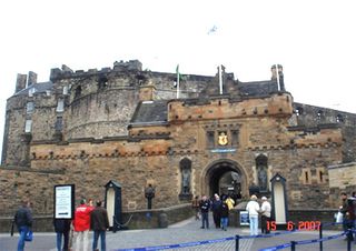 Cổng chính lâu đài Edinburgh