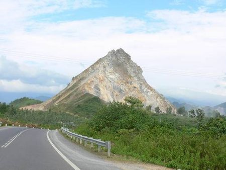 Đoạn đường đi Lao Bảo