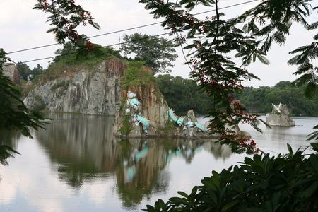 Hồ Long Ẩn