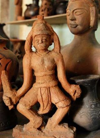 Những bức tượng mang phong cách Chămpa