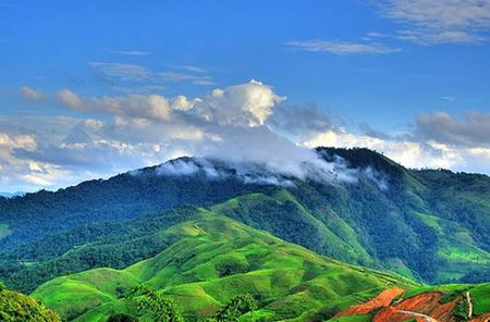 Phong cảnh hữu tình trên đèo Pha Đin