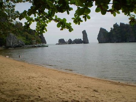 Và hòn Phụ Tử ở một góc nhìn khác