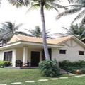 Khách sạn The Beach Resort