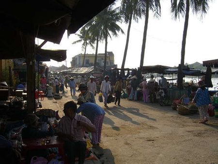 Chợ sớm ở Hội An