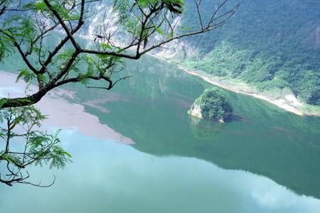 Hồ núi lửa Taal