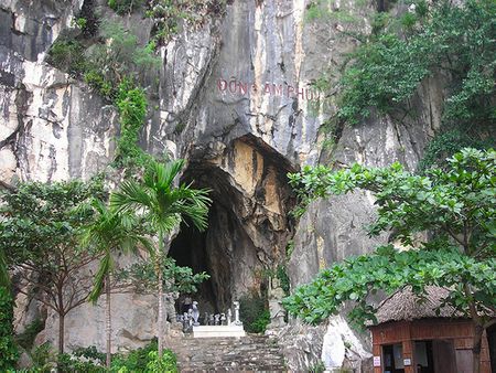 Động Âm Phủ