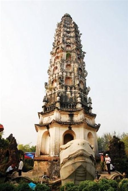 Tháp Liên Hoa