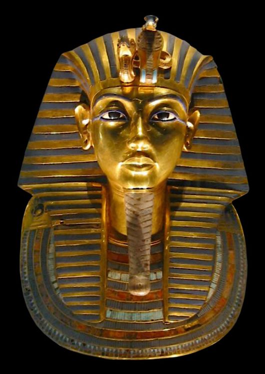 Tượng và những bức phù điêu của Pharaong
