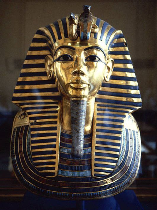 Tượng và những bức phù điêu của Pharaong