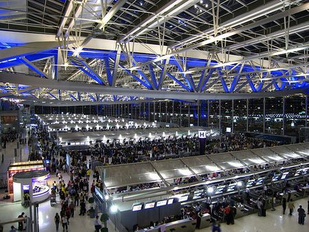 Bên trong sân bay Suvarnabhumi