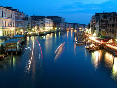 Ban đêm ở Venice