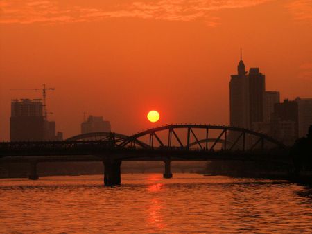 guangzhou-sunset-at-the-pearl-river.jpg