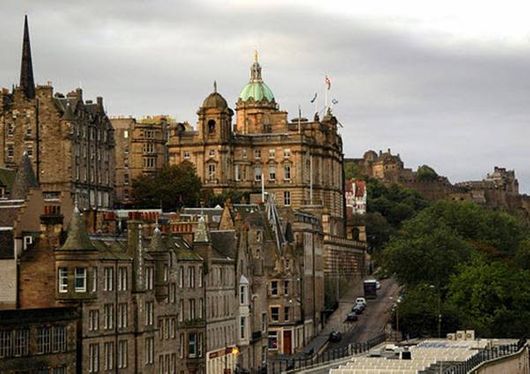 Khu downtown Edinburgh