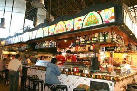 Bar rượu trong chợ