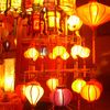 Ánh sáng rực rỡ của đèn lồng làm cho ai chiêm ngưỡng cũng phải ngây ngất. 