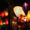 Hội An đẹp hơn khi lung linh trong ánh đèn đêm. 