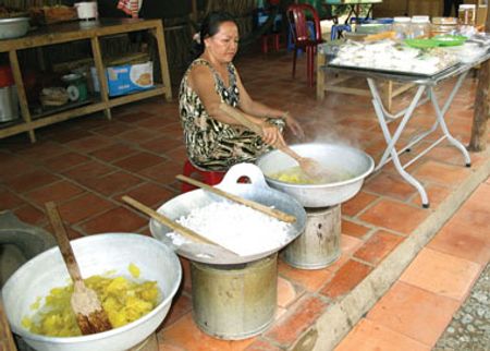Mứt dừa còn là sản phẩm nổi tiếng của Bến Tre