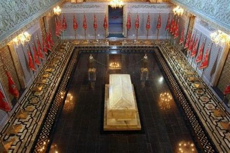 Quan tài của vua Mohammad V trong lăng