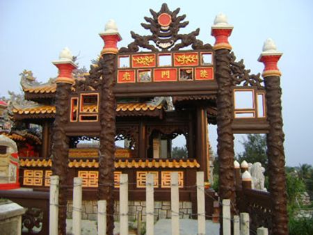 Ngôi mộ được xây dựng theo kiểu mới nhất ở làng An Bằng.