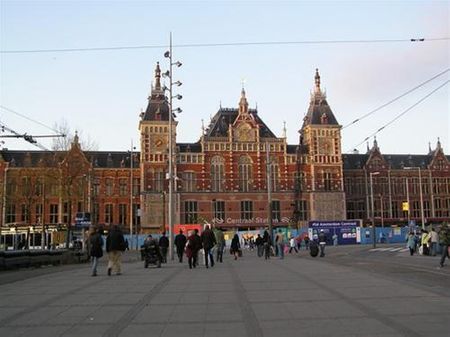 Ga trung tâm Amsterdam