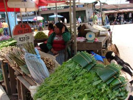 Sản vật địa phương ở chợ Núi Kun