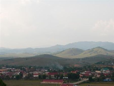 Phôn-sa-vẳn thanh bình trong thung lũng