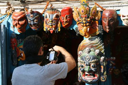 Những món đồ lưu niệm đặc sắc trên đường phố Katmandu