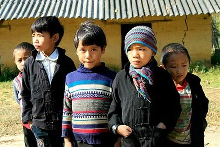 Trẻ em người Mông