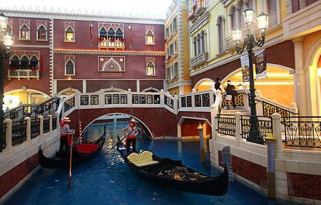 Những cuộc tình Gondola (chôm từ tựa quyển sách )