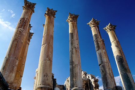 Ngôi đền của thần Artemis tại Jerash.
