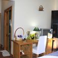 Tiện nghi và trang thiết bị trong phòng - Bàu Trúc Resort (Đen Giòn Resort cũ)