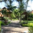 Lối đi vào khu VIP - Bàu Trúc Resort (Đen Giòn Resort cũ)