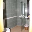 Bath rooms - Bàu Trúc Resort (Đen Giòn Resort cũ)
