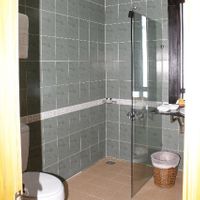 Bath rooms - Đen Giòn Resort