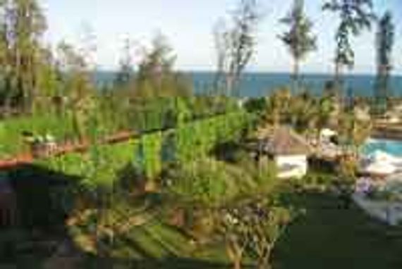 Khu du lịch Lazi Beach