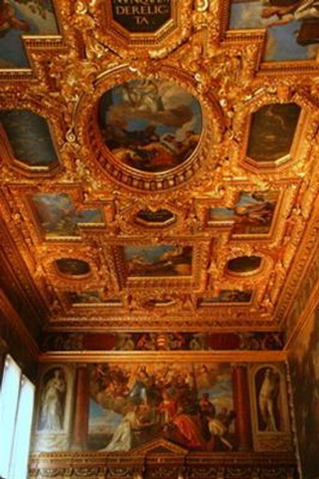 Trần nhà trong lâu đài Doge’s Palace