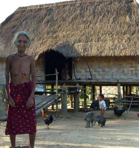 Hình ảnh này phổ biến trong các thôn, bản của người K’ho.