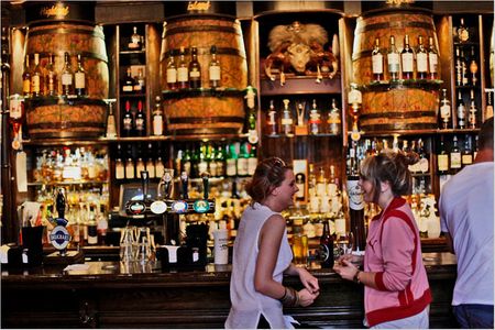 Khu vực nhà hát và phòng tranh nghệ thuận Kelvingrove