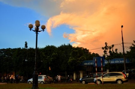 Có chỗ mây như sóng biển...