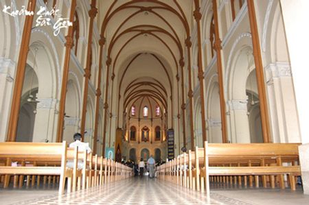 Lễ sáng - Nhà thờ Đức Bà