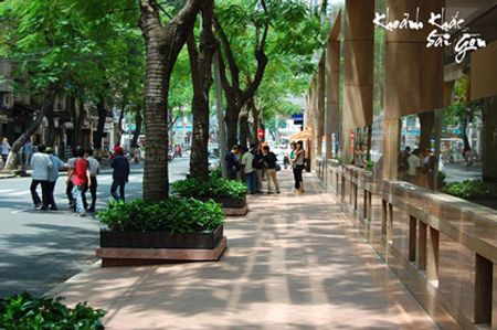 Phố trưa - Đường Đồng Khởi