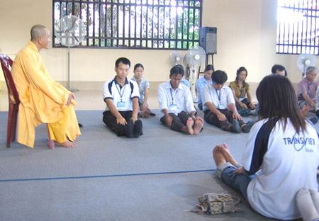 Tour hành hương Yên Tử kết hợp học thiền và nghe giảng đạo lý Phật tại Thiền viện Trúc Lâm.