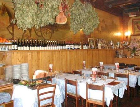 Nhà hàng có giá cả rất phải chăng Osteria ar Galletto - Ảnh: Squisitalia