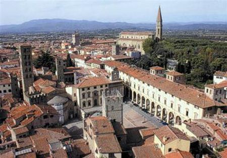 Thị trấn Arezzo - Ảnh: Hartford