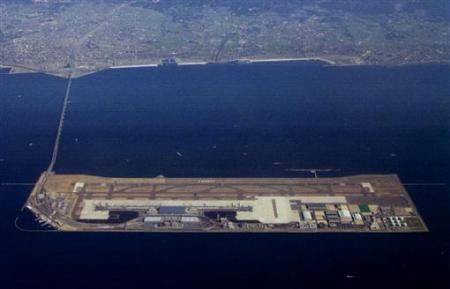 Sân bay quốc tế Kansai trên hòn đảo ở tây nam thành phố Osaka, Nhật, đứng ở vị trí thứ 6.