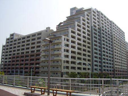 Tokyo, Nhật Bản: 12.250 USD/m2.