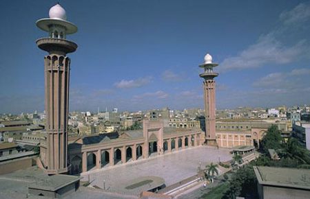 4. Karachi, Pakistan: Xếp thứ 4 trong bảng xếp hạng, đồng thời là thành phố rẻ nhất ở Châu Á.