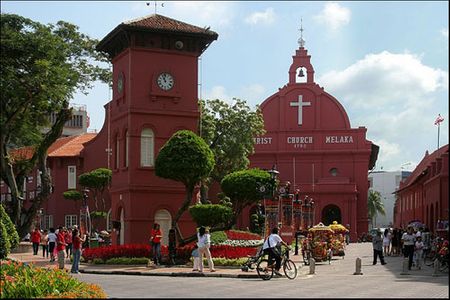 Nhà thờ Christ ngay đường vào trung tâm thành phố