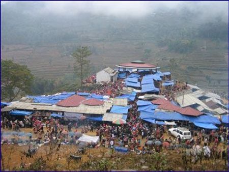 Toàn cảnh chợ phiên
