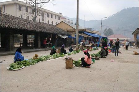 Họp chợ Đồng Văn đầu xuân